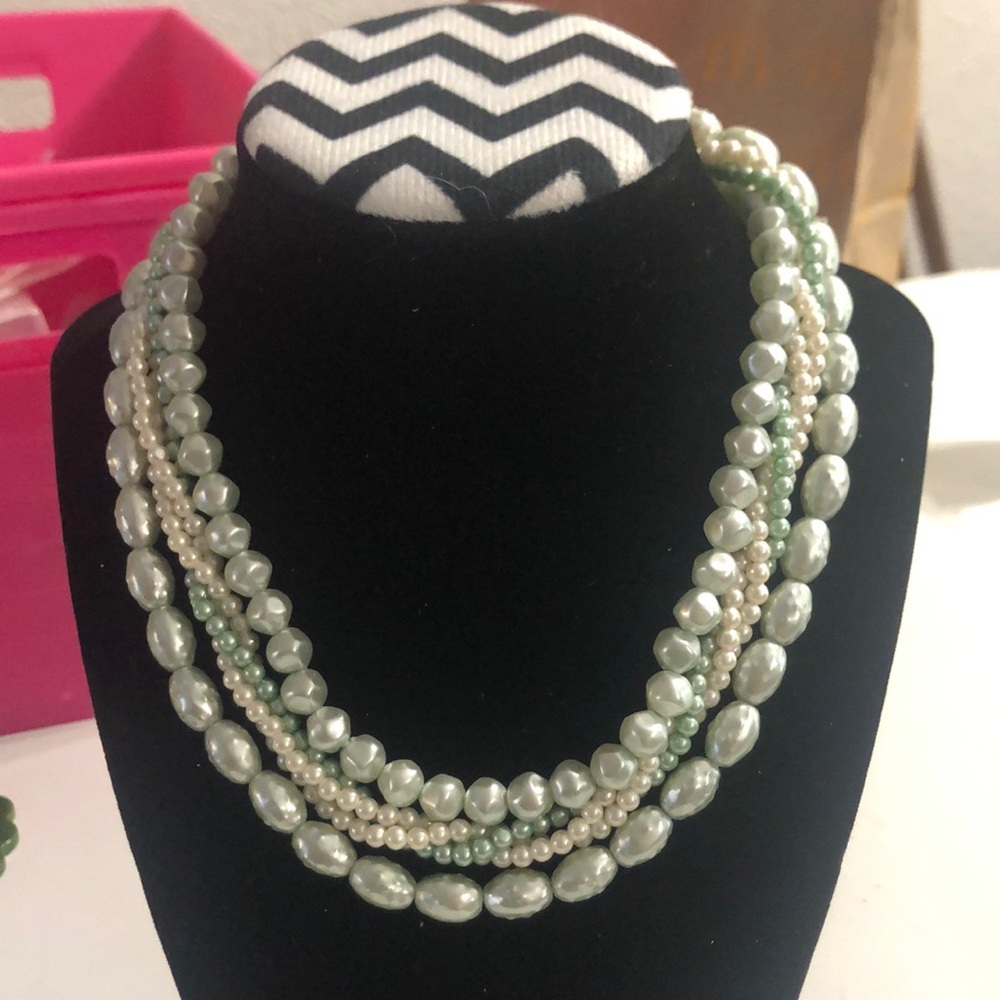 Elegant Green and Cream Layered Necklace